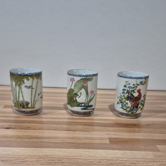 HOLIDAY SALE Japanese Porcelain Sake Cups (3) - Picture 1 of 5
